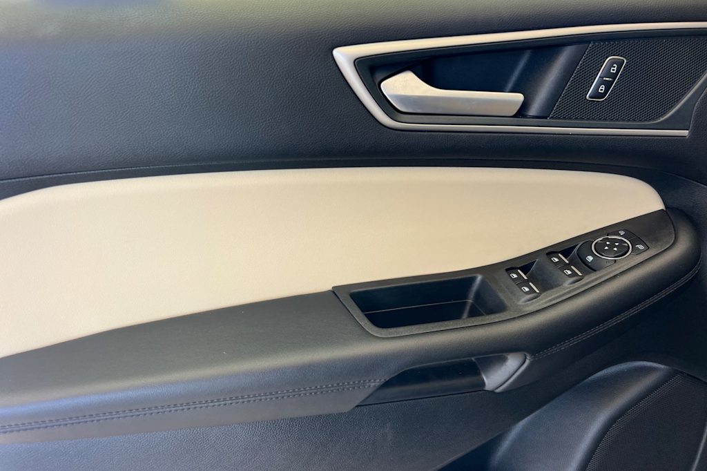Thumbnail: 2024 Ford Edge - 21
