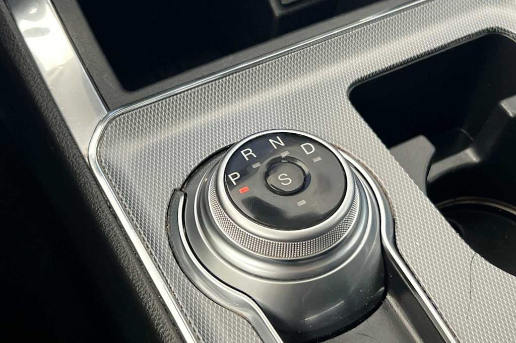 Thumbnail: 2022 Ford Edge - 25