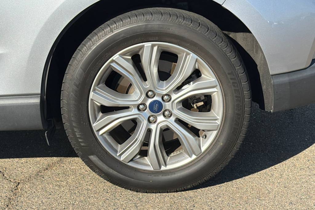 Thumbnail: 2022 Ford Edge - 26