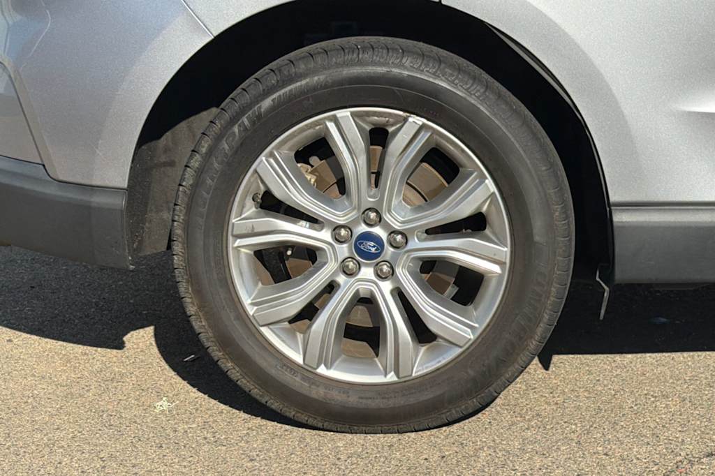 Thumbnail: 2022 Ford Edge - 22