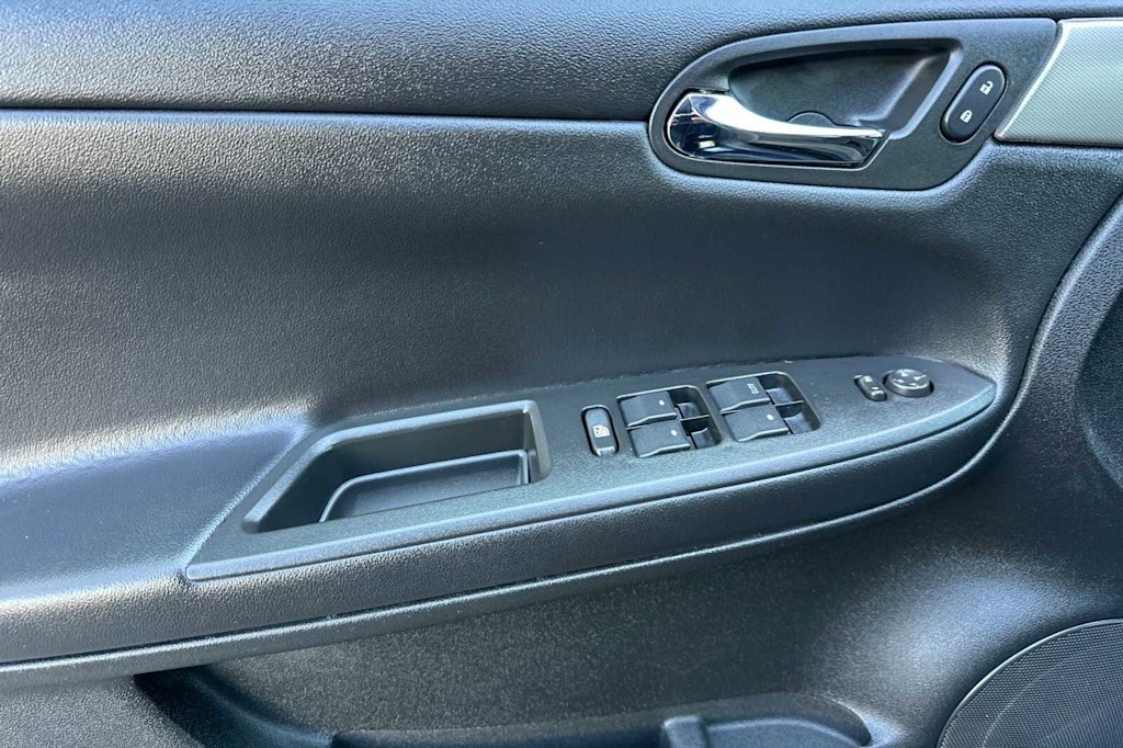 2011 Chevrolet Impala LS 20