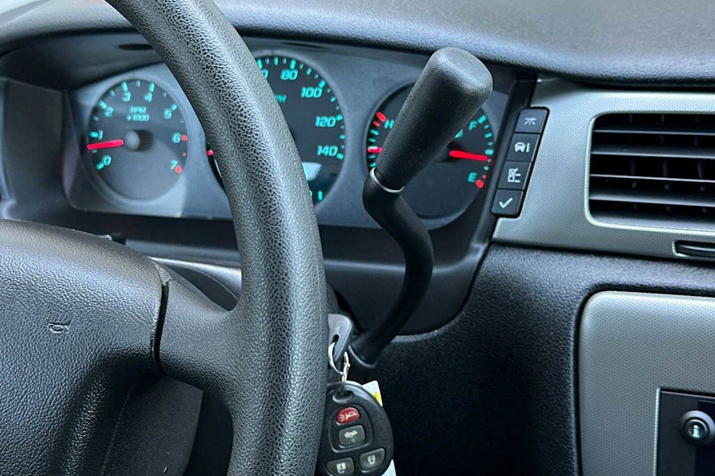 2011 Chevrolet Impala LS 13