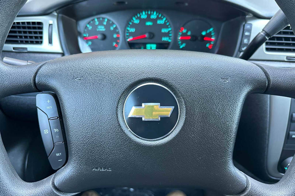 2011 Chevrolet Impala LS 27