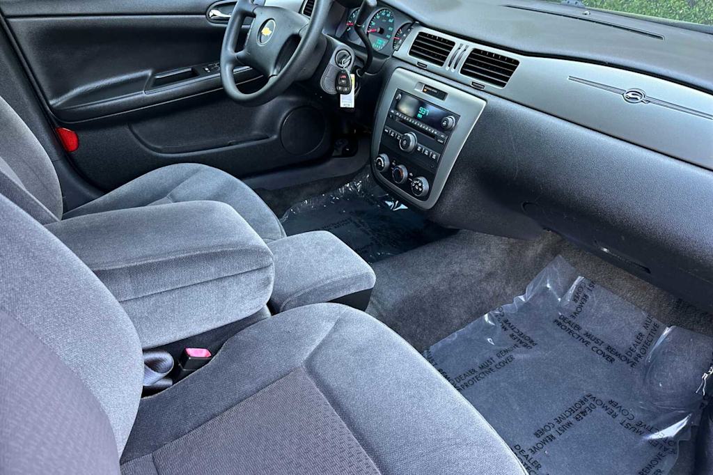 2011 Chevrolet Impala LS 12