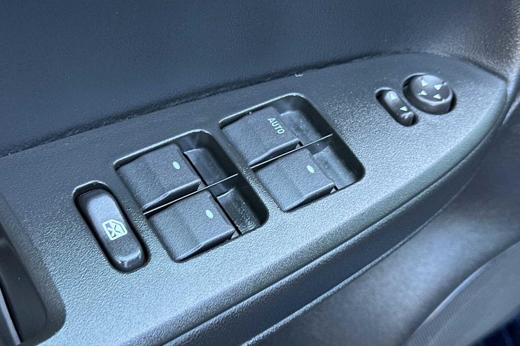 2011 Chevrolet Impala LS 21