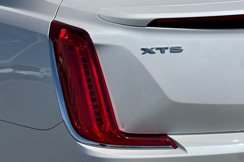 Thumbnail: 2018 Cadillac XTS - 32