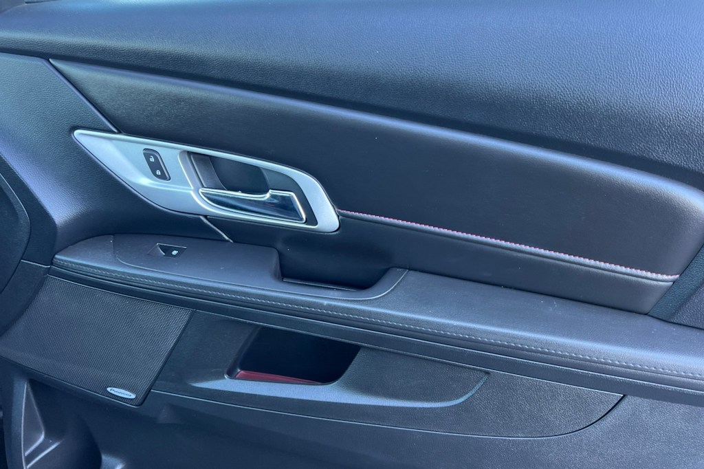 Thumbnail: 2016 GMC Terrain - 23