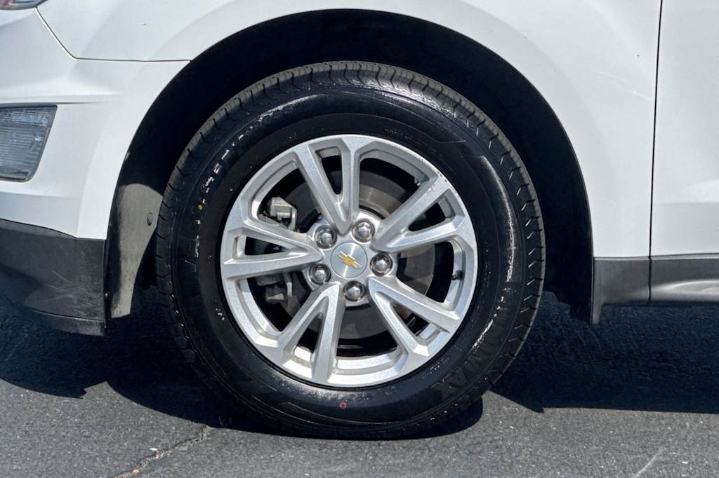 Thumbnail: 2017 Chevrolet Equinox - 8