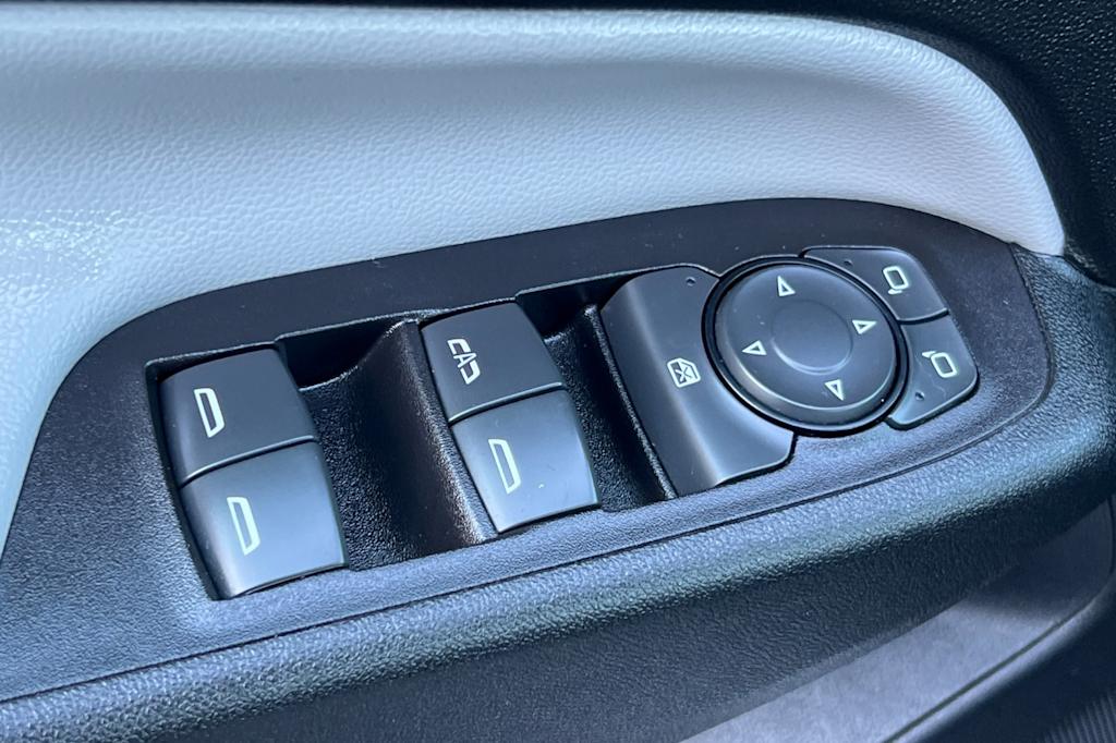 Thumbnail: 2019 Chevrolet Equinox - 21
