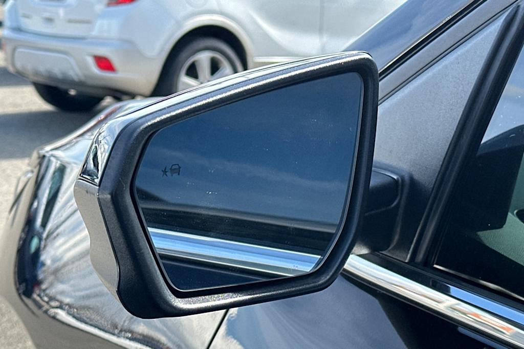 Thumbnail: 2020 Chevrolet Equinox - 21