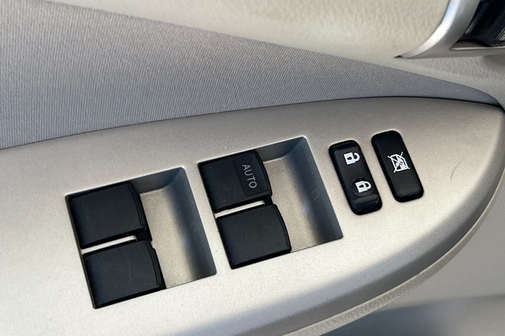 Thumbnail: 2011 Toyota Corolla - 21