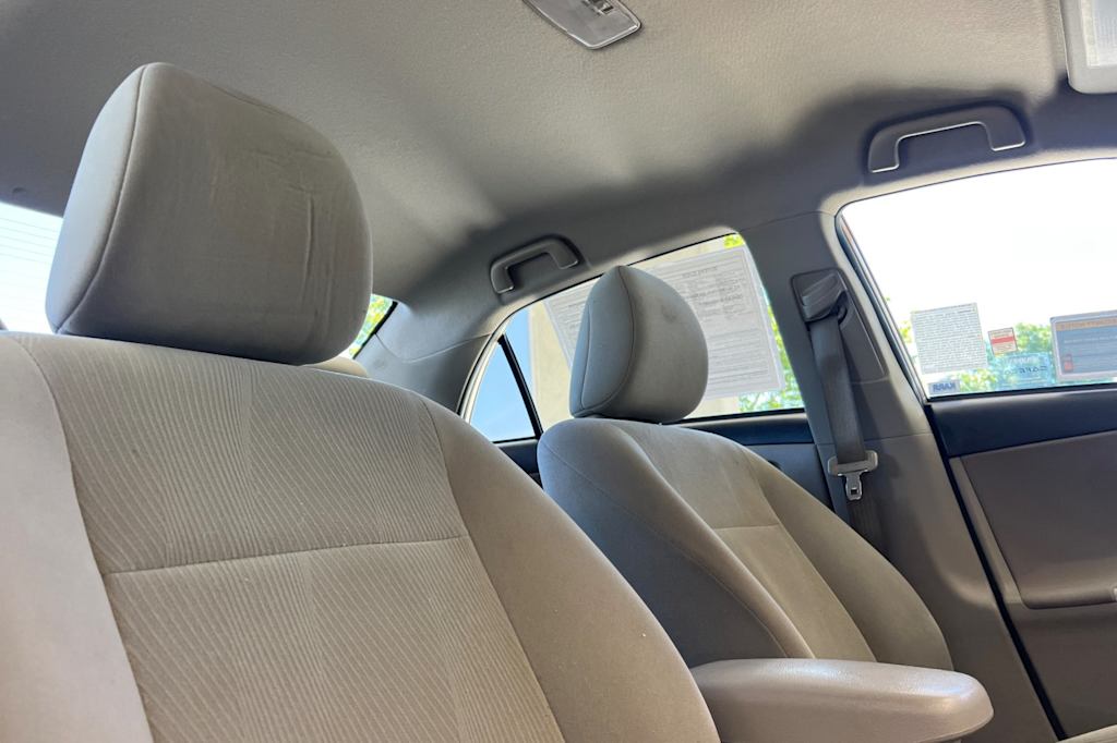 Thumbnail: 2011 Toyota Corolla - 9