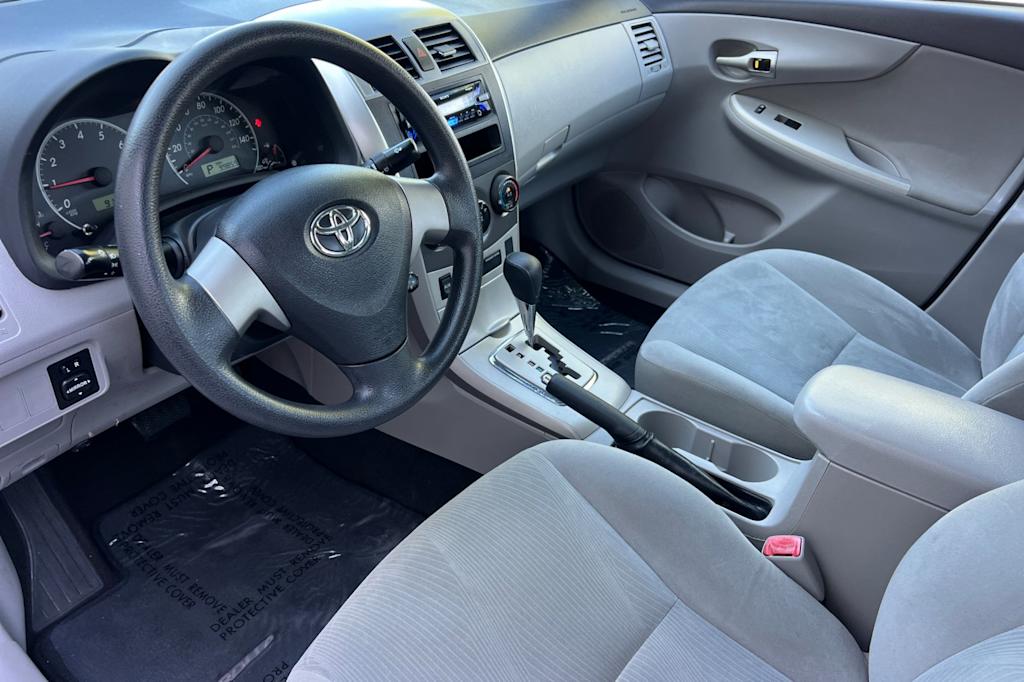 Thumbnail: 2011 Toyota Corolla - 9