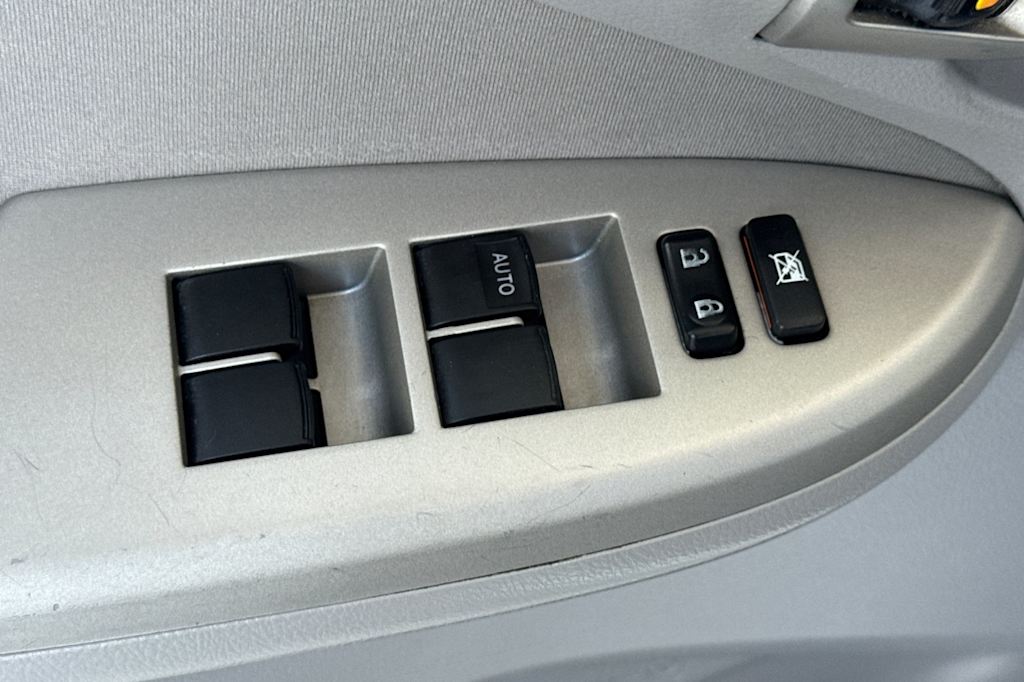 Thumbnail: 2012 Toyota Corolla - 21