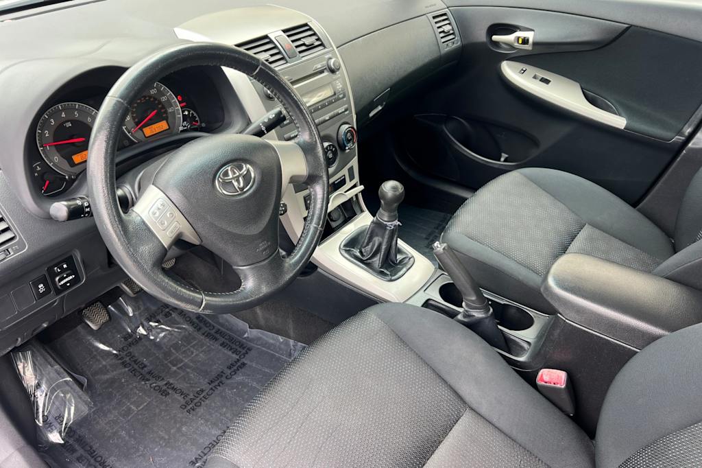 Thumbnail: 2010 Toyota Corolla - 8