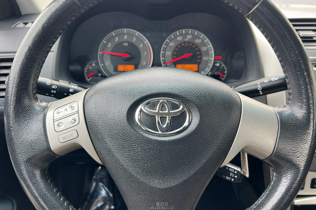 Thumbnail: 2010 Toyota Corolla - 25