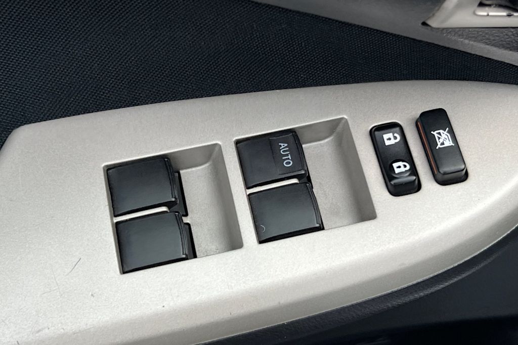 Thumbnail: 2010 Toyota Corolla - 21