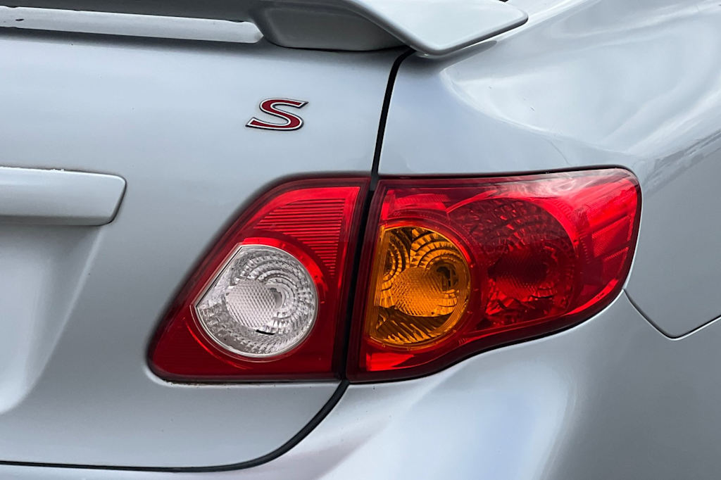 Thumbnail: 2010 Toyota Corolla - 30