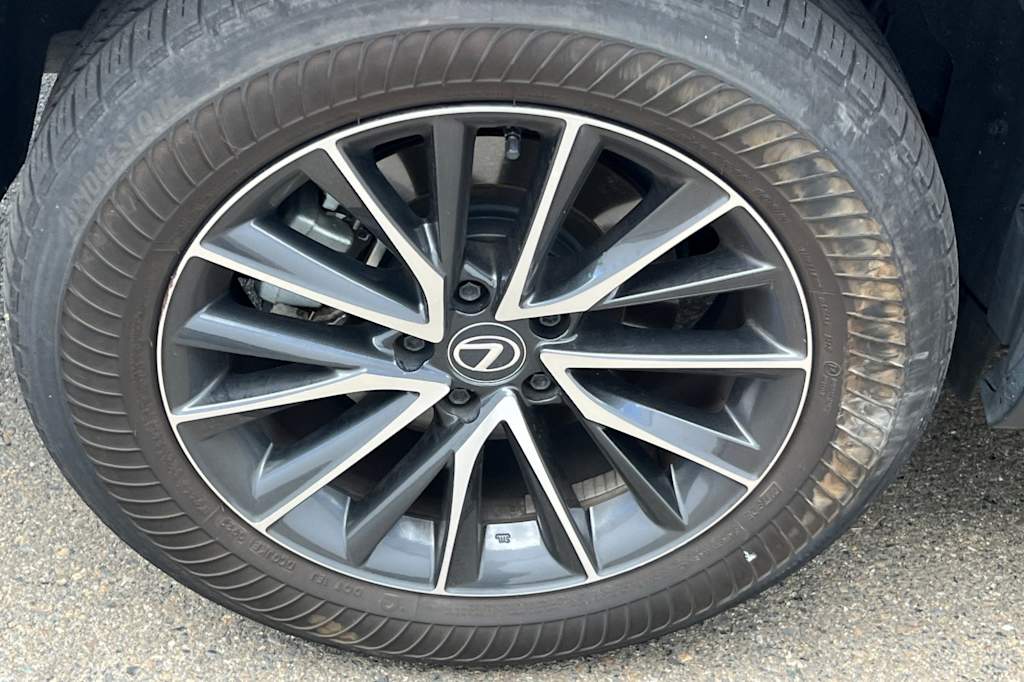 Thumbnail: 2024 Lexus ES - 19