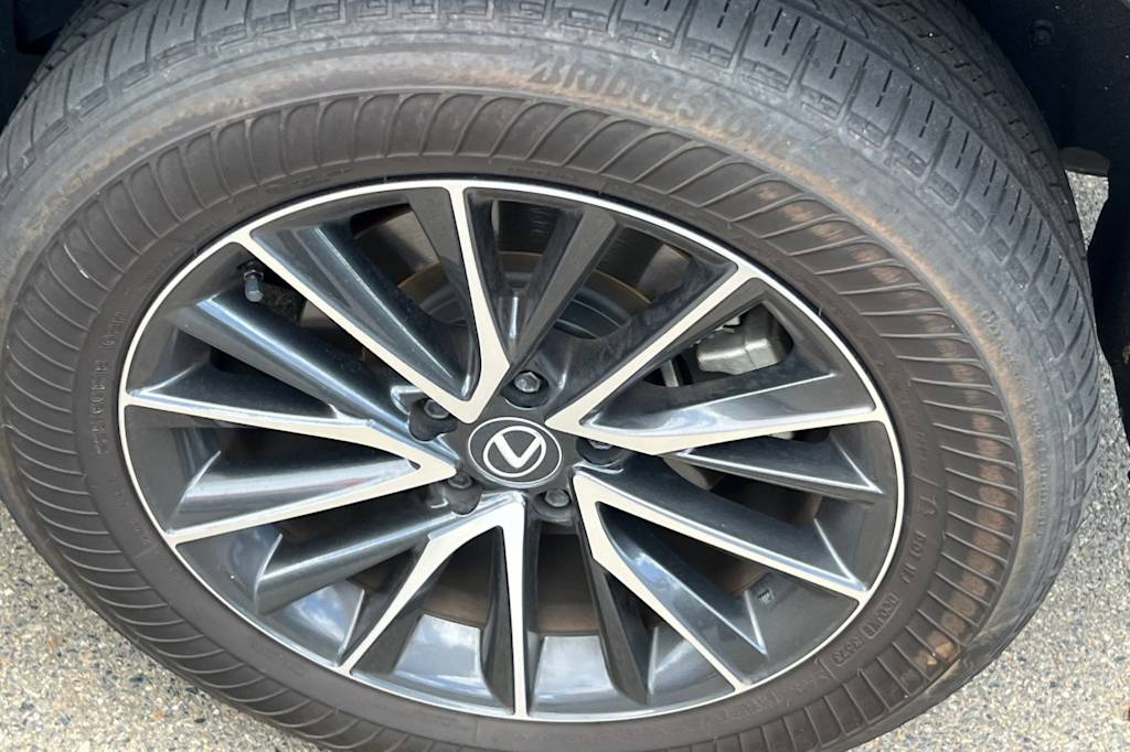 Thumbnail: 2024 Lexus ES - 23