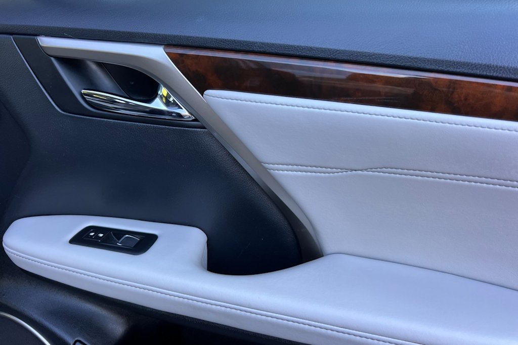 Thumbnail: 2019 Lexus RX - 25