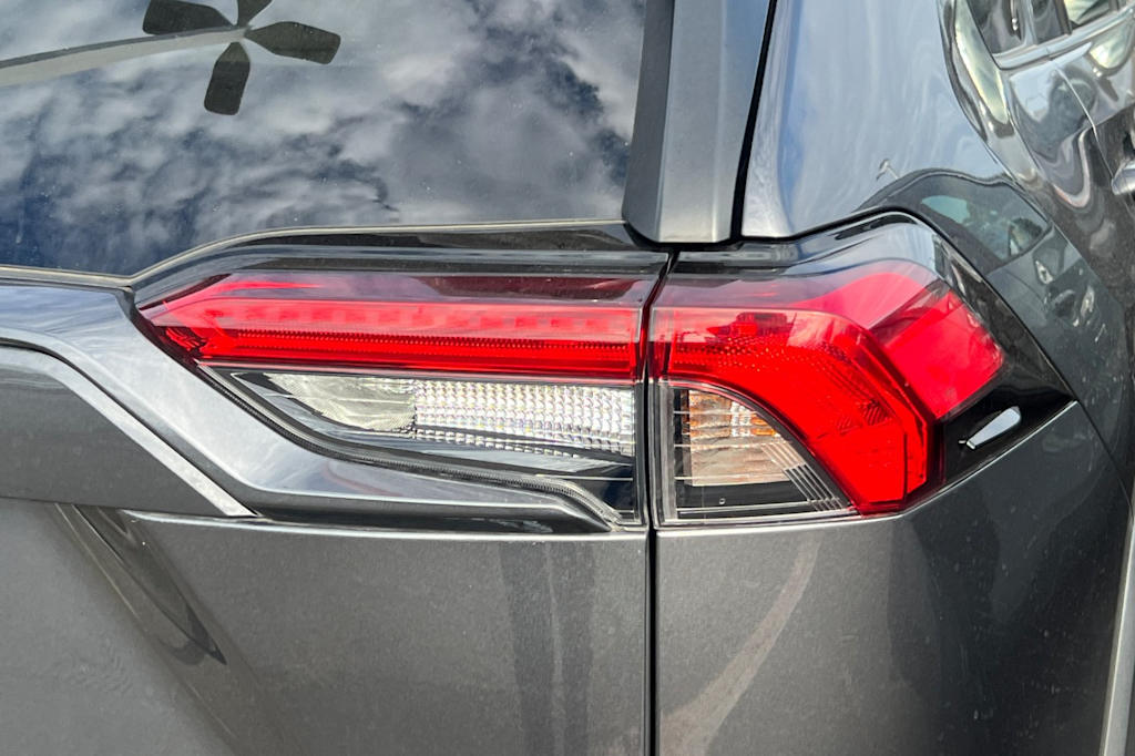 Thumbnail: 2021 Toyota RAV4 - 19