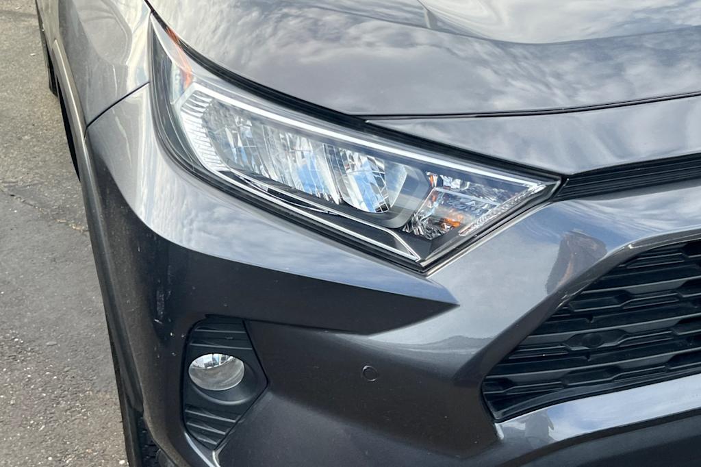 Thumbnail: 2021 Toyota RAV4 - 15