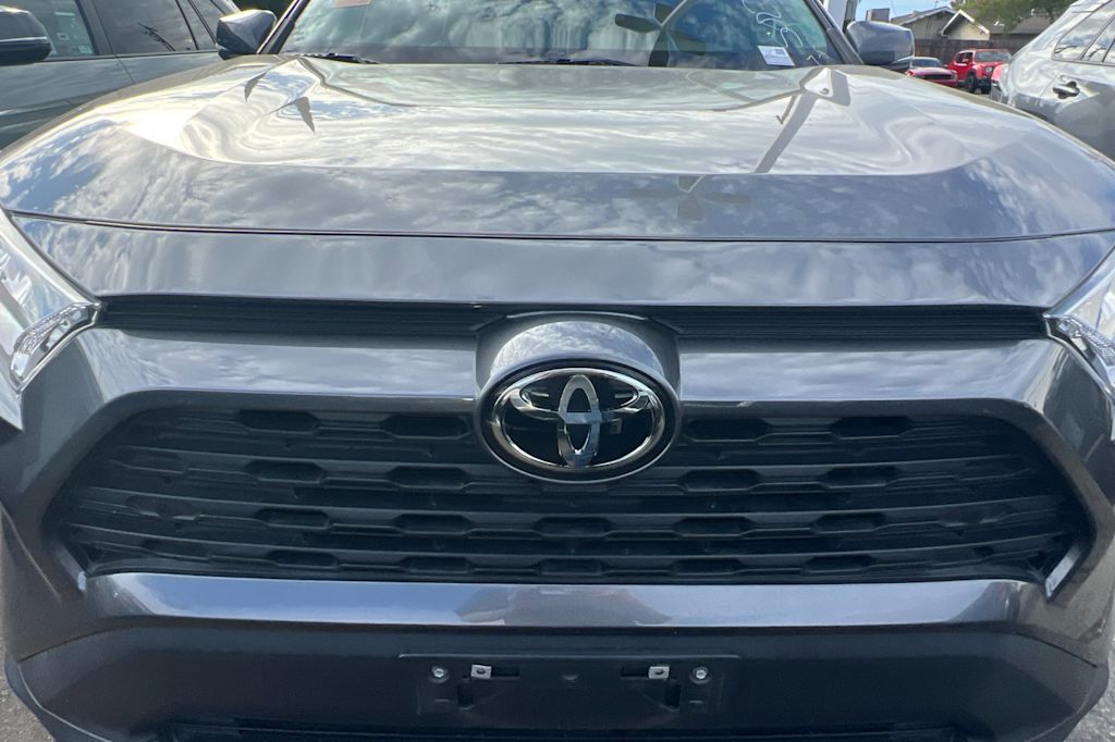 Thumbnail: 2021 Toyota RAV4 - 5