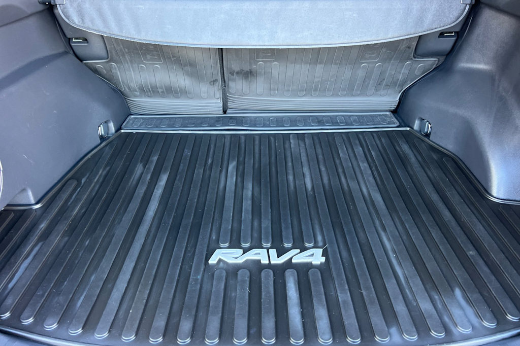 Thumbnail: 2023 Toyota RAV4 - 16
