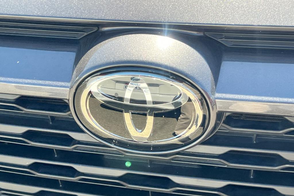 Thumbnail: 2023 Toyota RAV4 - 14