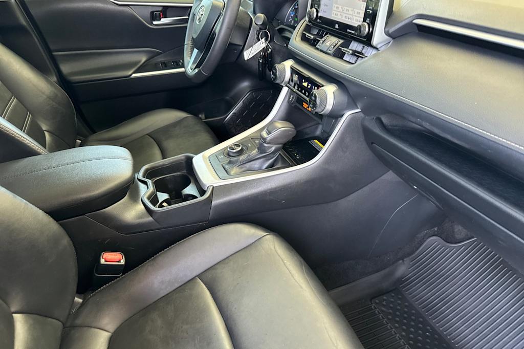 Thumbnail: 2021 Toyota RAV4 - 12