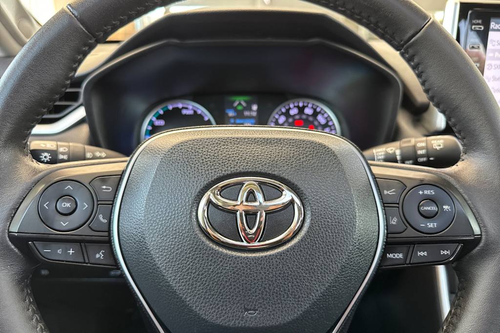 Thumbnail: 2021 Toyota RAV4 - 28