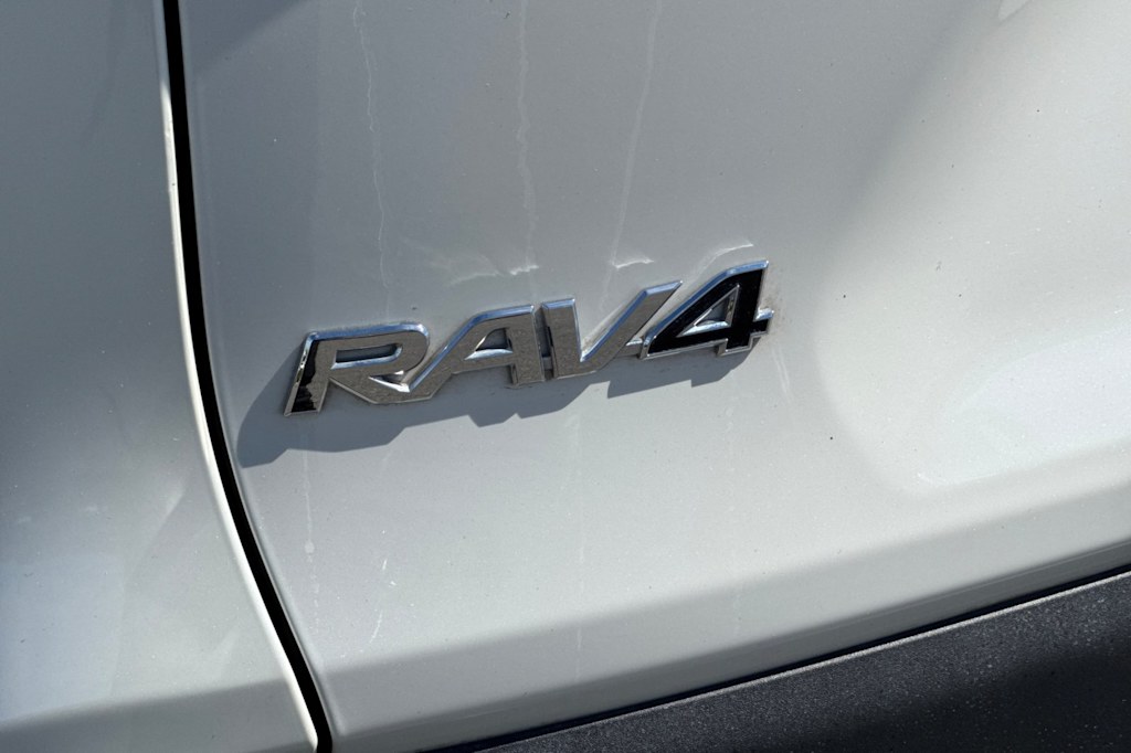 Thumbnail: 2021 Toyota RAV4 - 7