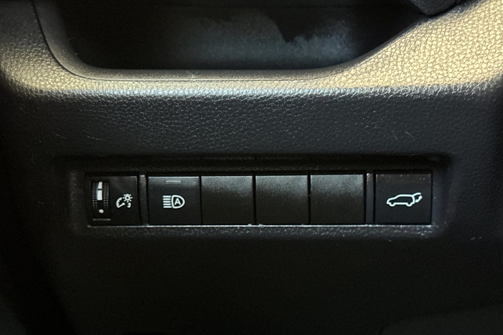 Thumbnail: 2021 Toyota RAV4 - 32