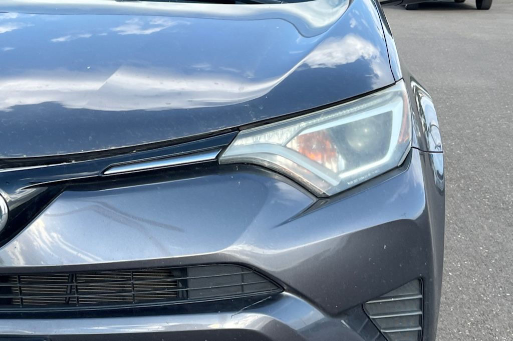 Thumbnail: 2016 Toyota RAV4 - 13