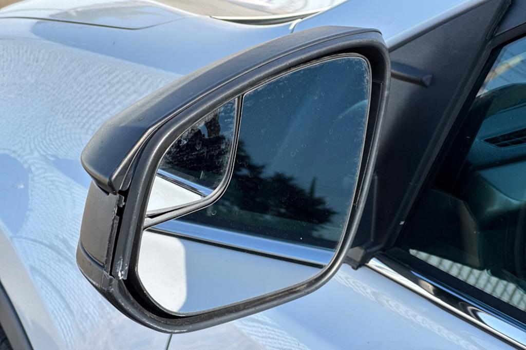Thumbnail: 2016 Toyota RAV4 - 13
