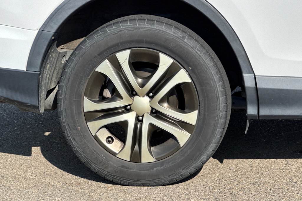 Thumbnail: 2016 Toyota RAV4 - 21