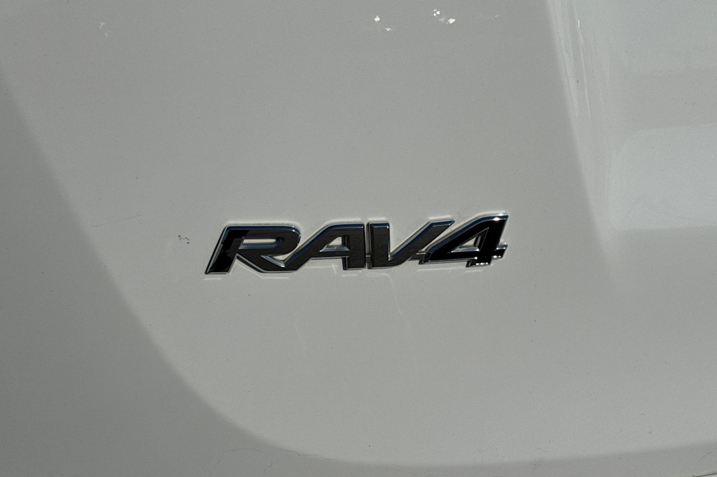 Thumbnail: 2016 Toyota RAV4 - 25
