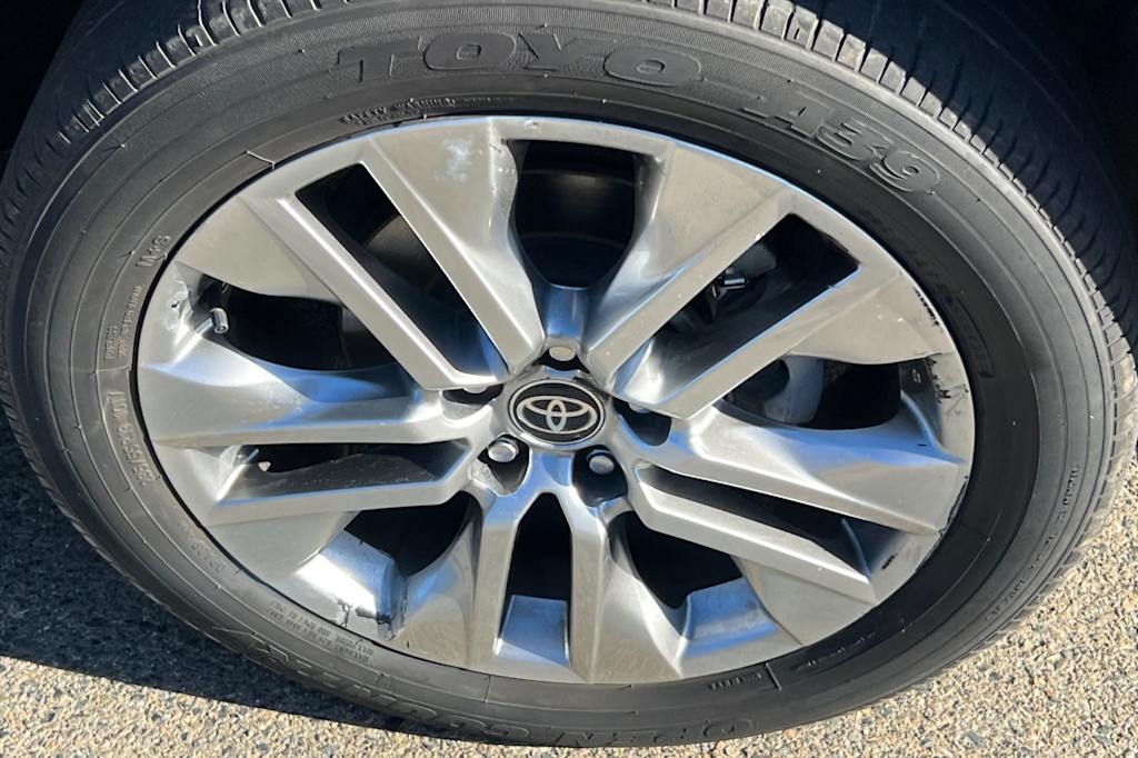 Thumbnail: 2022 Toyota RAV4 - 17