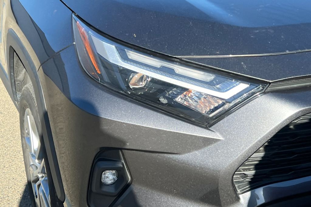 Thumbnail: 2022 Toyota RAV4 - 16