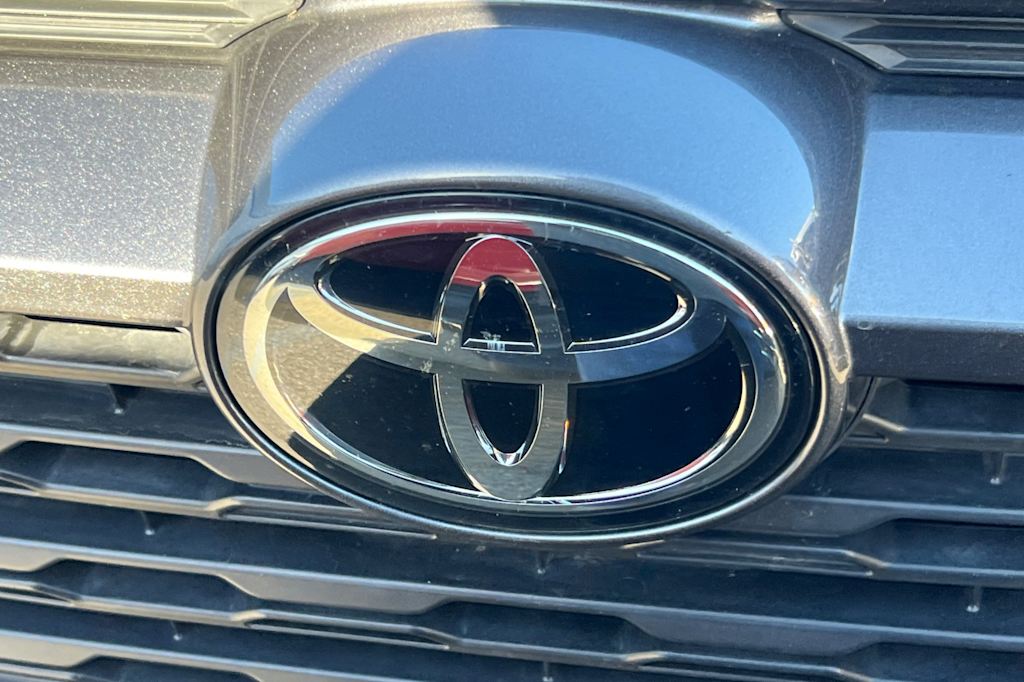 Thumbnail: 2022 Toyota RAV4 - 5