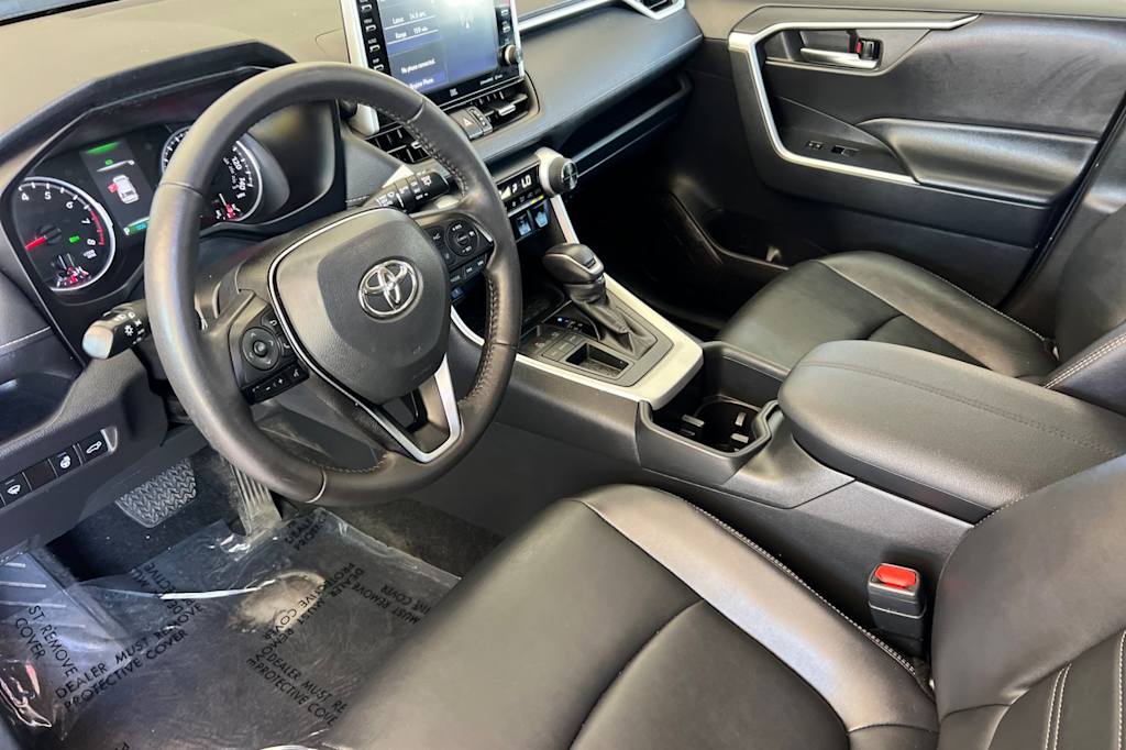 Thumbnail: 2022 Toyota RAV4 - 9