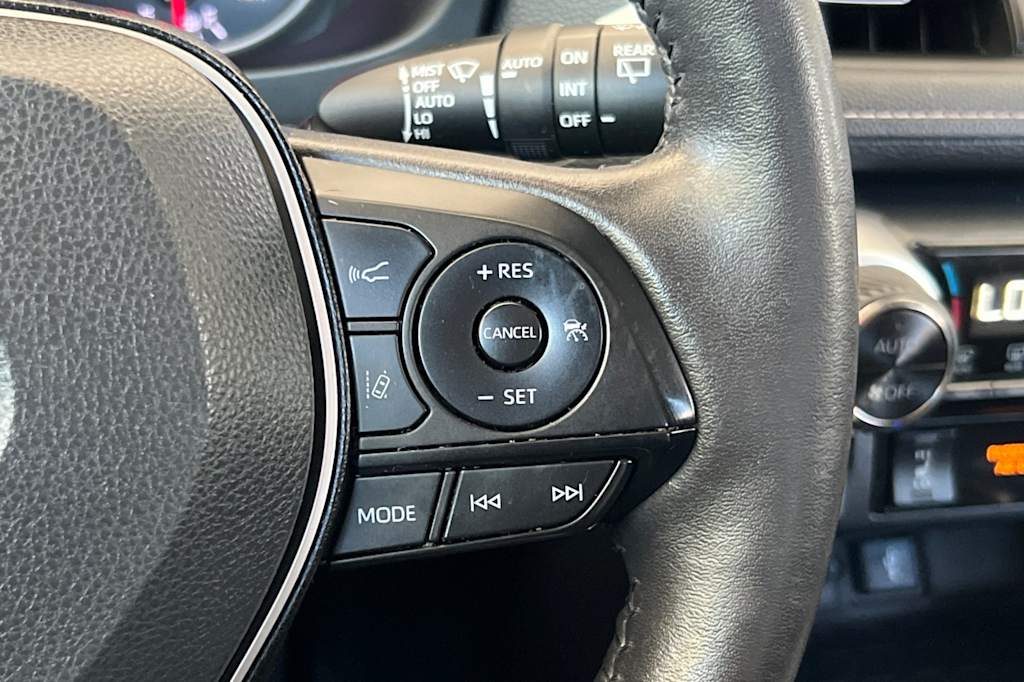 Thumbnail: 2022 Toyota RAV4 - 31