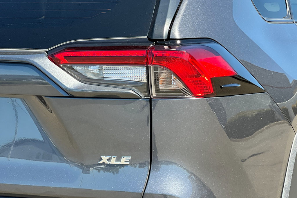 Thumbnail: 2022 Toyota RAV4 - 33