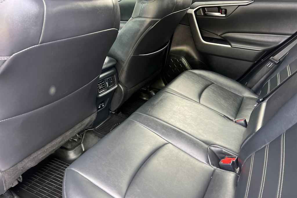 Thumbnail: 2021 Toyota RAV4 - 9