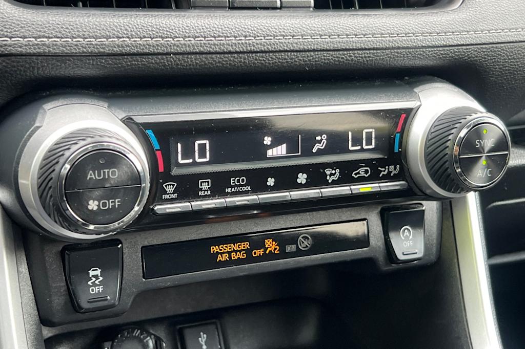 Thumbnail: 2021 Toyota RAV4 - 26