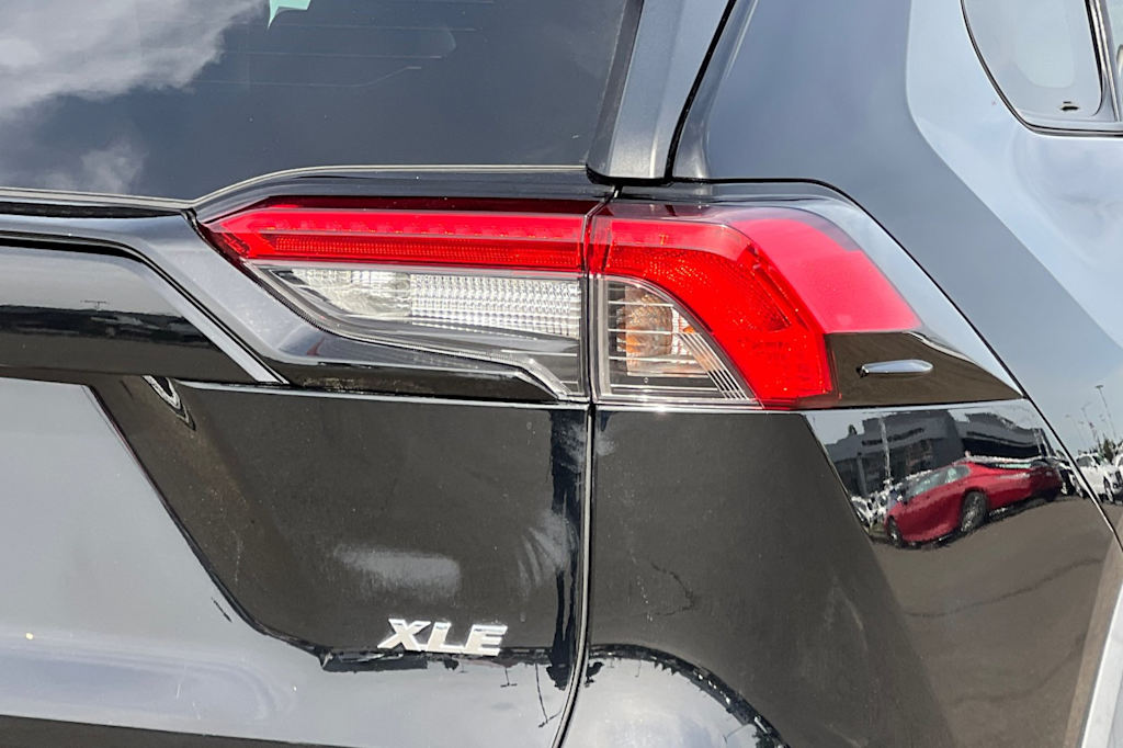 Thumbnail: 2021 Toyota RAV4 - 33