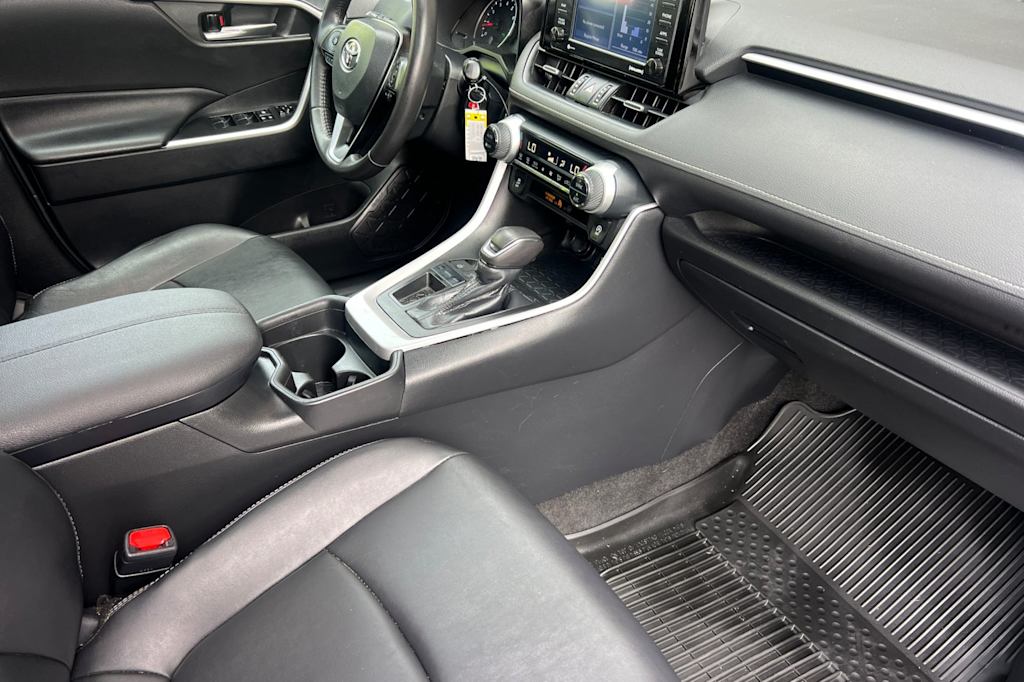 Thumbnail: 2021 Toyota RAV4 - 11