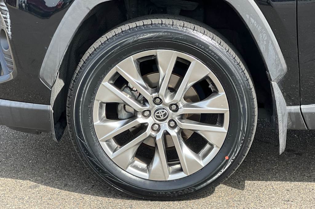 Thumbnail: 2021 Toyota RAV4 - 7