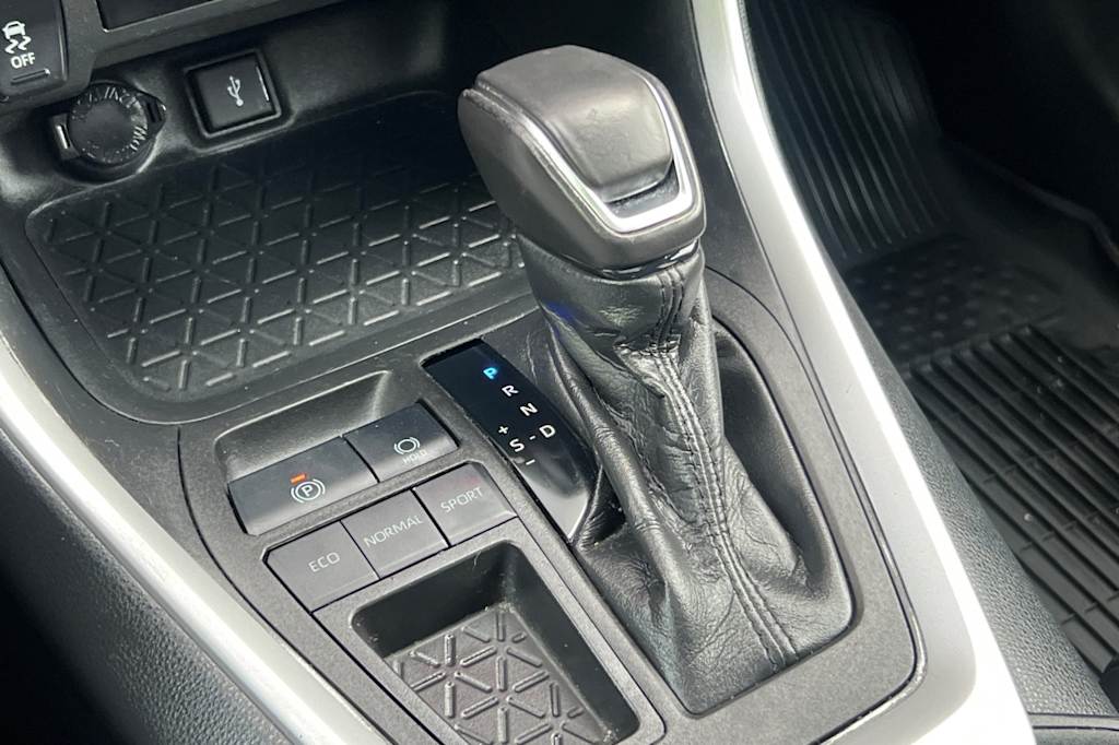 Thumbnail: 2021 Toyota RAV4 - 13